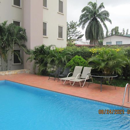 Bertha'S Court D-Plus Apartments Dzorwulu Exterior foto