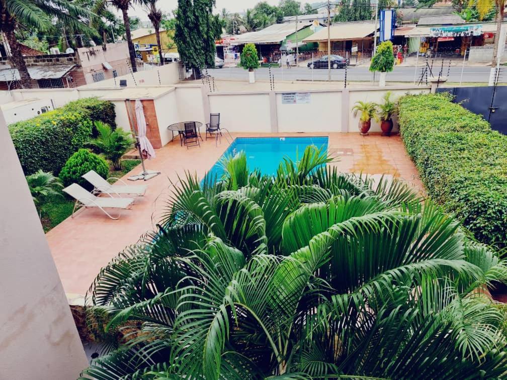Bertha'S Court D-Plus Apartments Dzorwulu Exterior foto