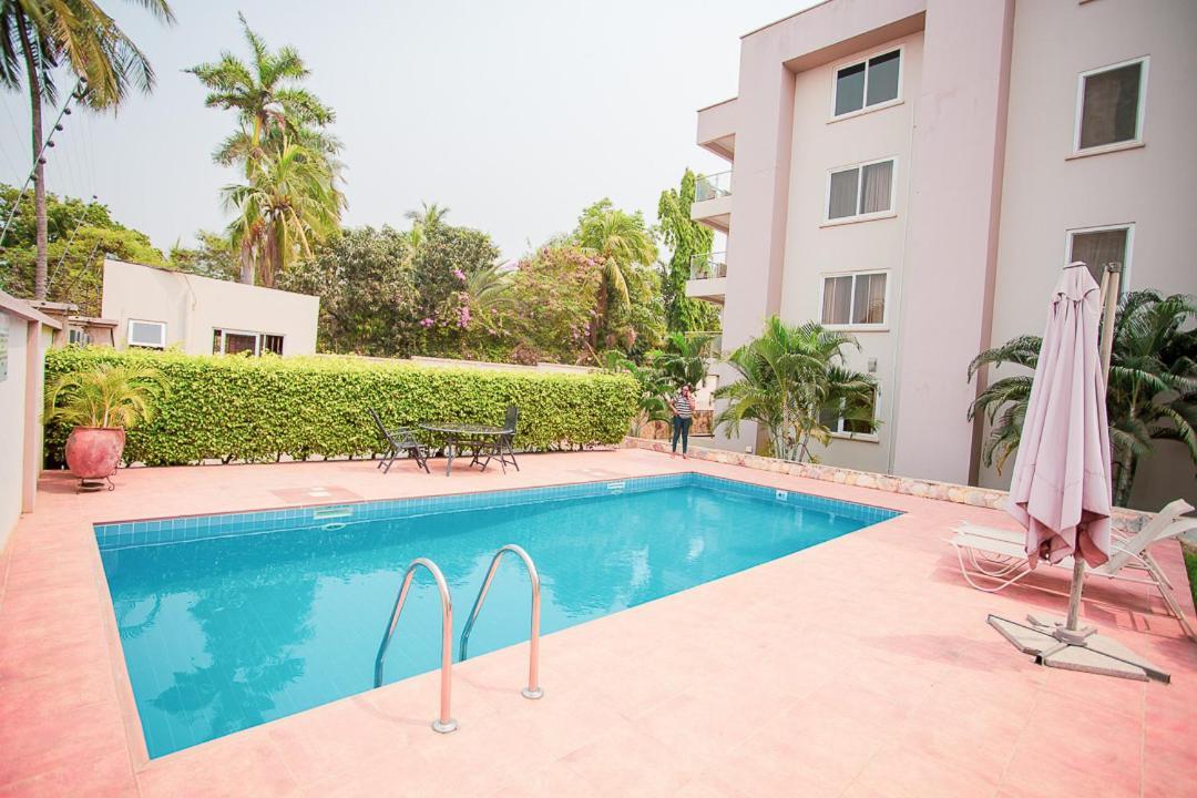 Bertha'S Court D-Plus Apartments Dzorwulu Exterior foto