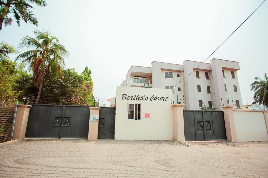 Bertha'S Court D-Plus Apartments Dzorwulu Exterior foto