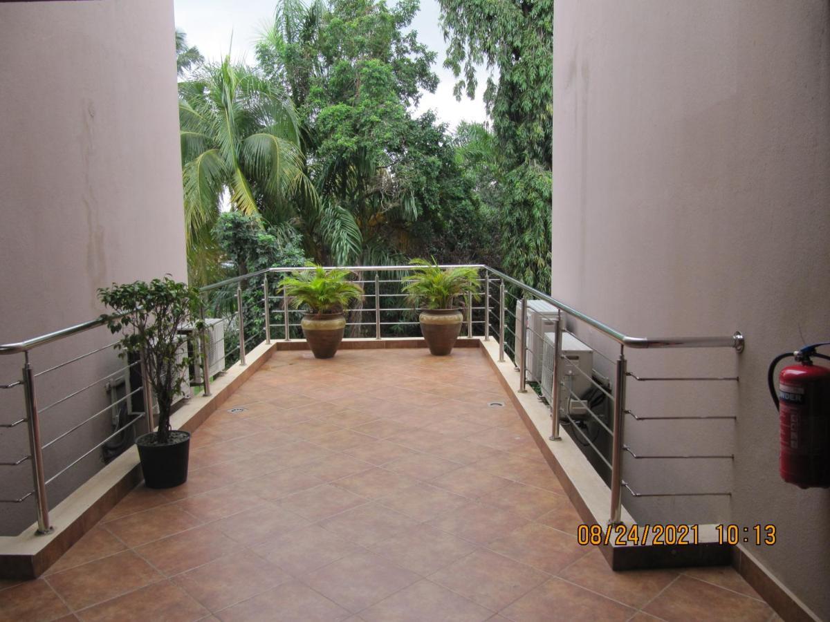 Bertha'S Court D-Plus Apartments Dzorwulu Exterior foto