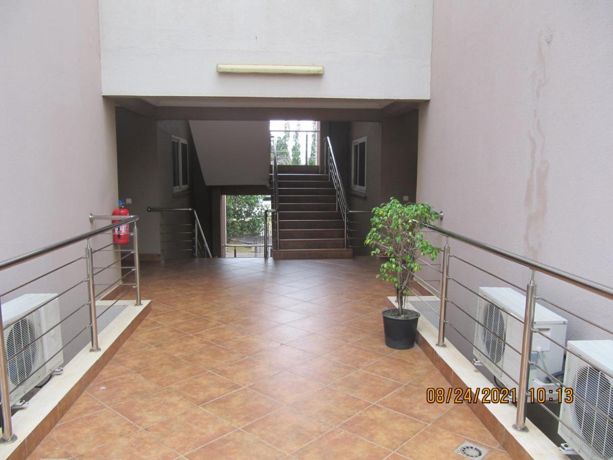 Bertha'S Court D-Plus Apartments Dzorwulu Exterior foto