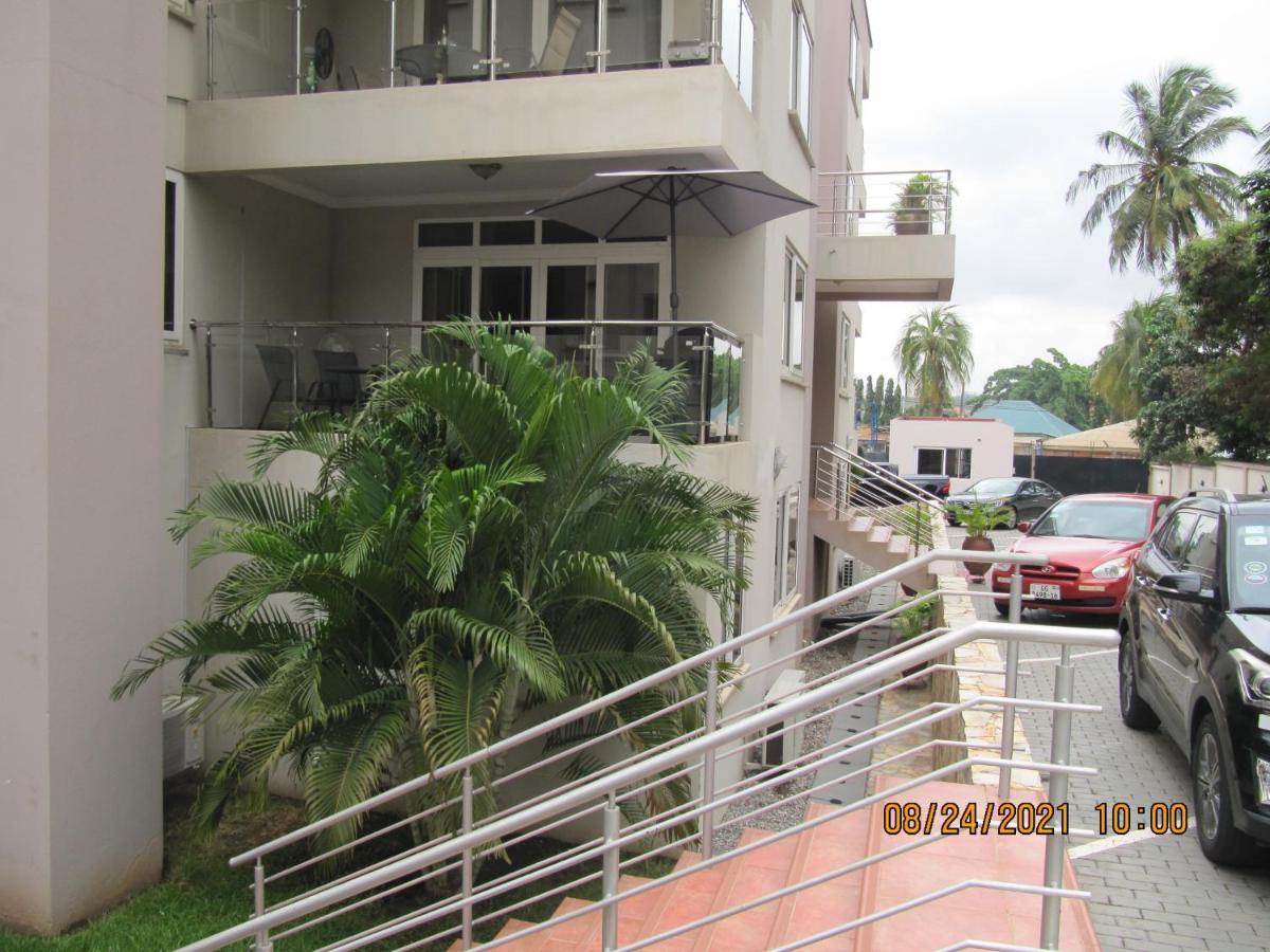 Bertha'S Court D-Plus Apartments Dzorwulu Exterior foto