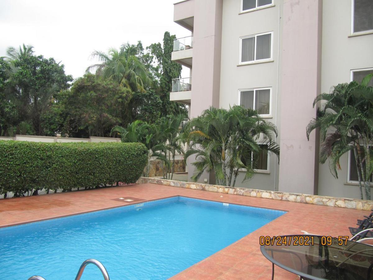 Bertha'S Court D-Plus Apartments Dzorwulu Exterior foto